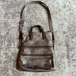 FOSSIL EXPLORER Foldover
Crossbody Messenger
Shoulder Bag‎ Gold
METALLIC Great!!